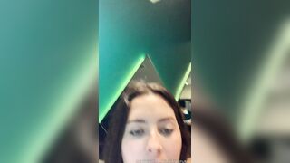 Anaschultz Gets Fucked on a Makeup Chair in an Intense Amateur Sex Scene