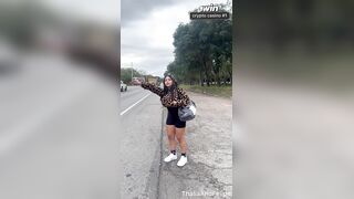 Thalia has sex with the taxi driver for pleasure